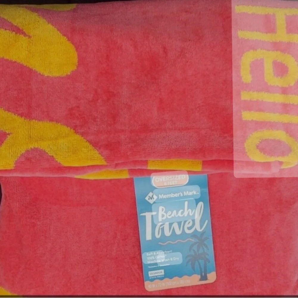 Members Mark Beach Towel 40 in x 72 in (102 cm x 183 cm) 